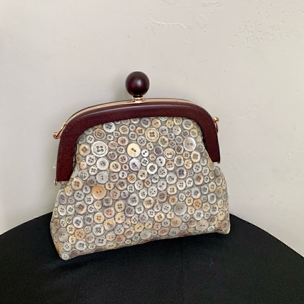 Handmade Genuine Leather Relief Button Pattern Push-lock Clutch/Crossbody - Picture 9 of 16